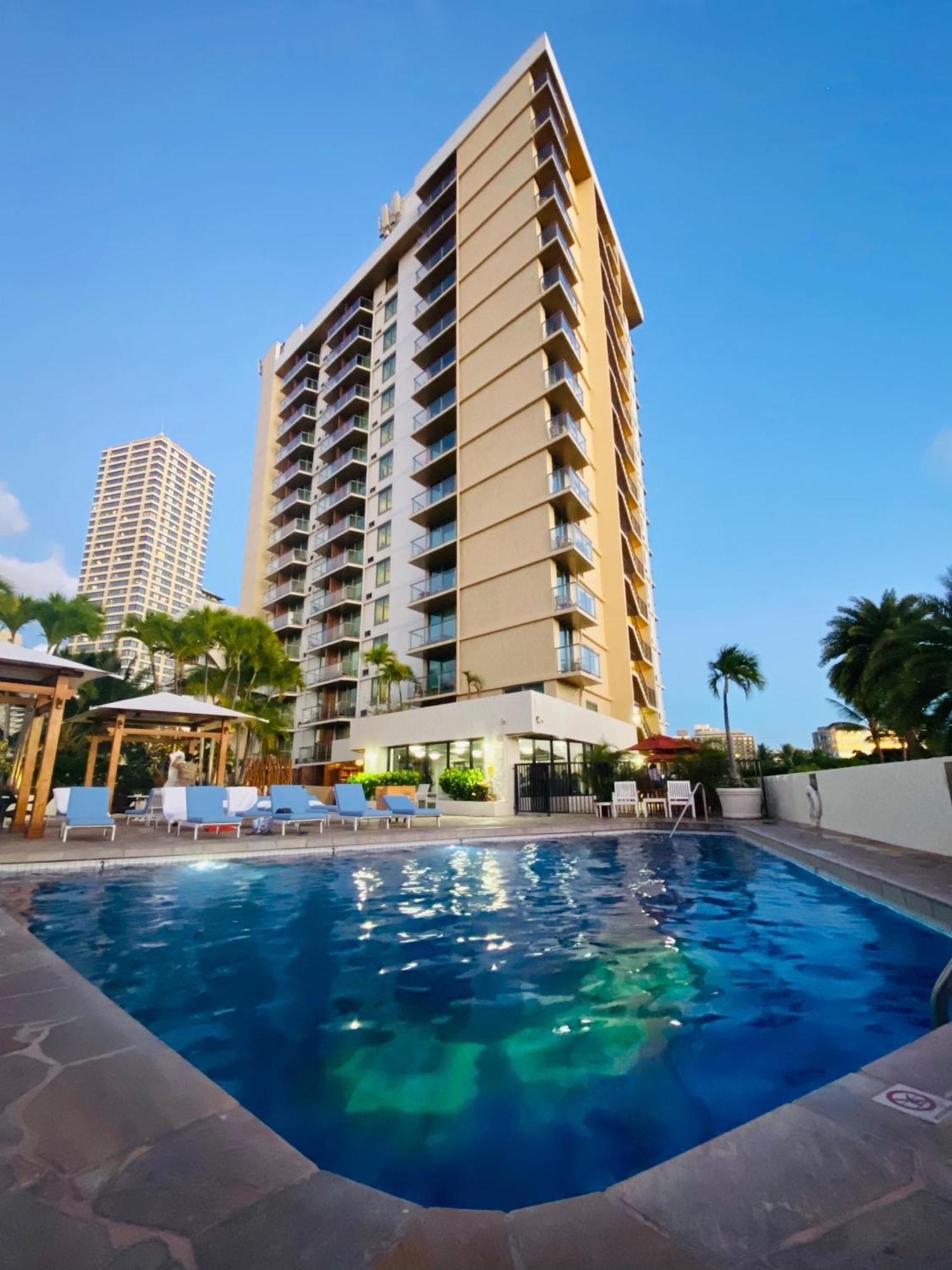 Cozy With Free Parking In Waikiki Honolulu